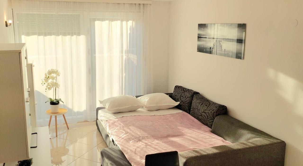Cozy With Free Private Parking Apartment