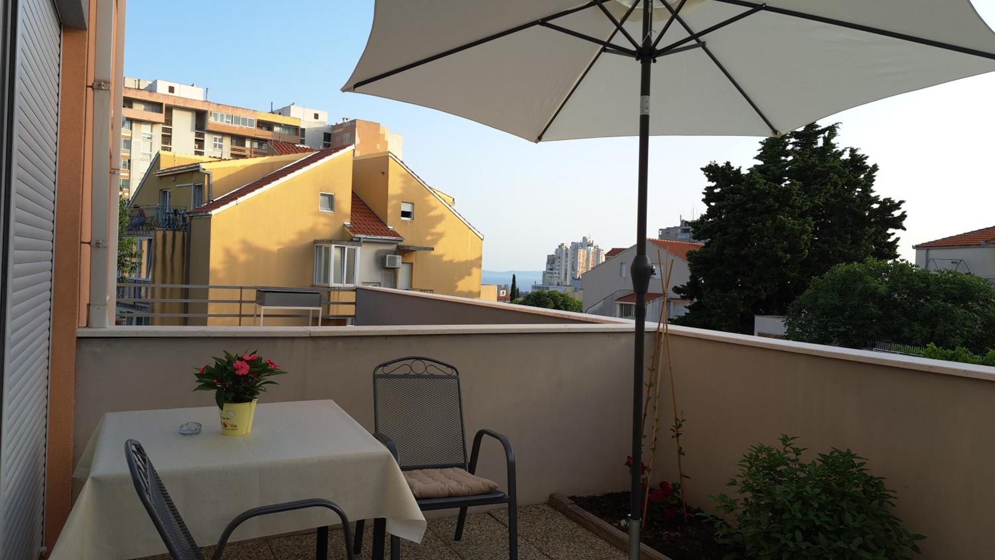 Apartment Cozy With Free Private Parking Split
