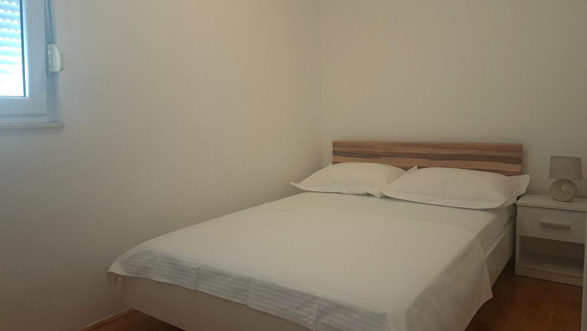 Cozy With Free Private Parking Apartment