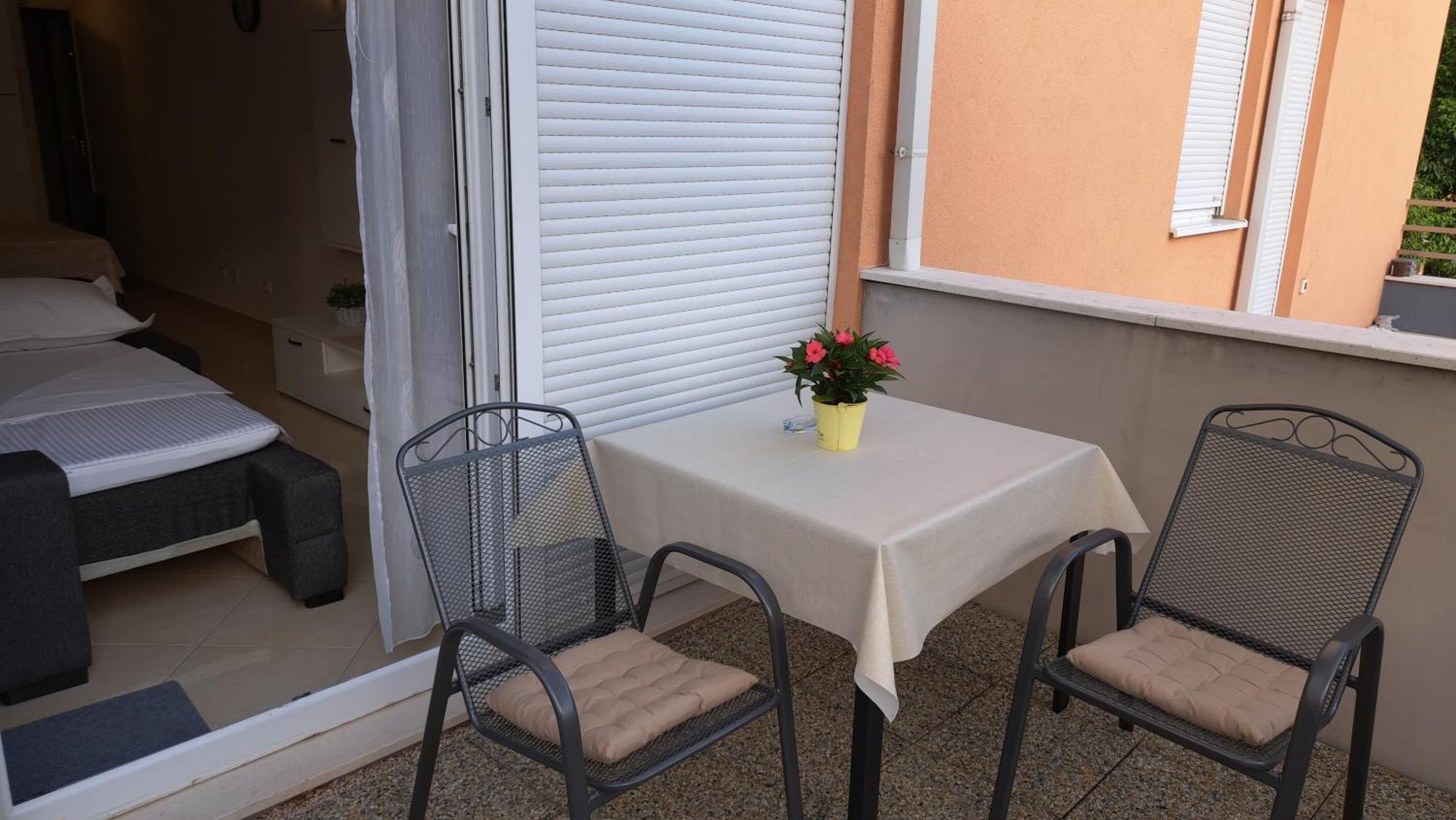 Apartment Cozy With Free Private Parking Split